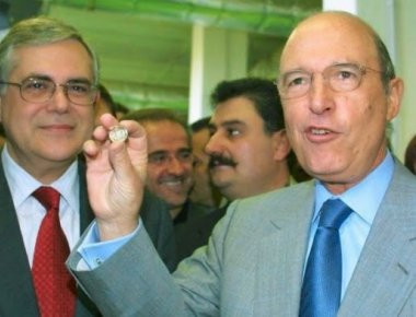 Σημίτης για Παπαδήμο: «Έχει βοηθήσει πολύ, σε πολύ δύσκολες καταστάσεις»